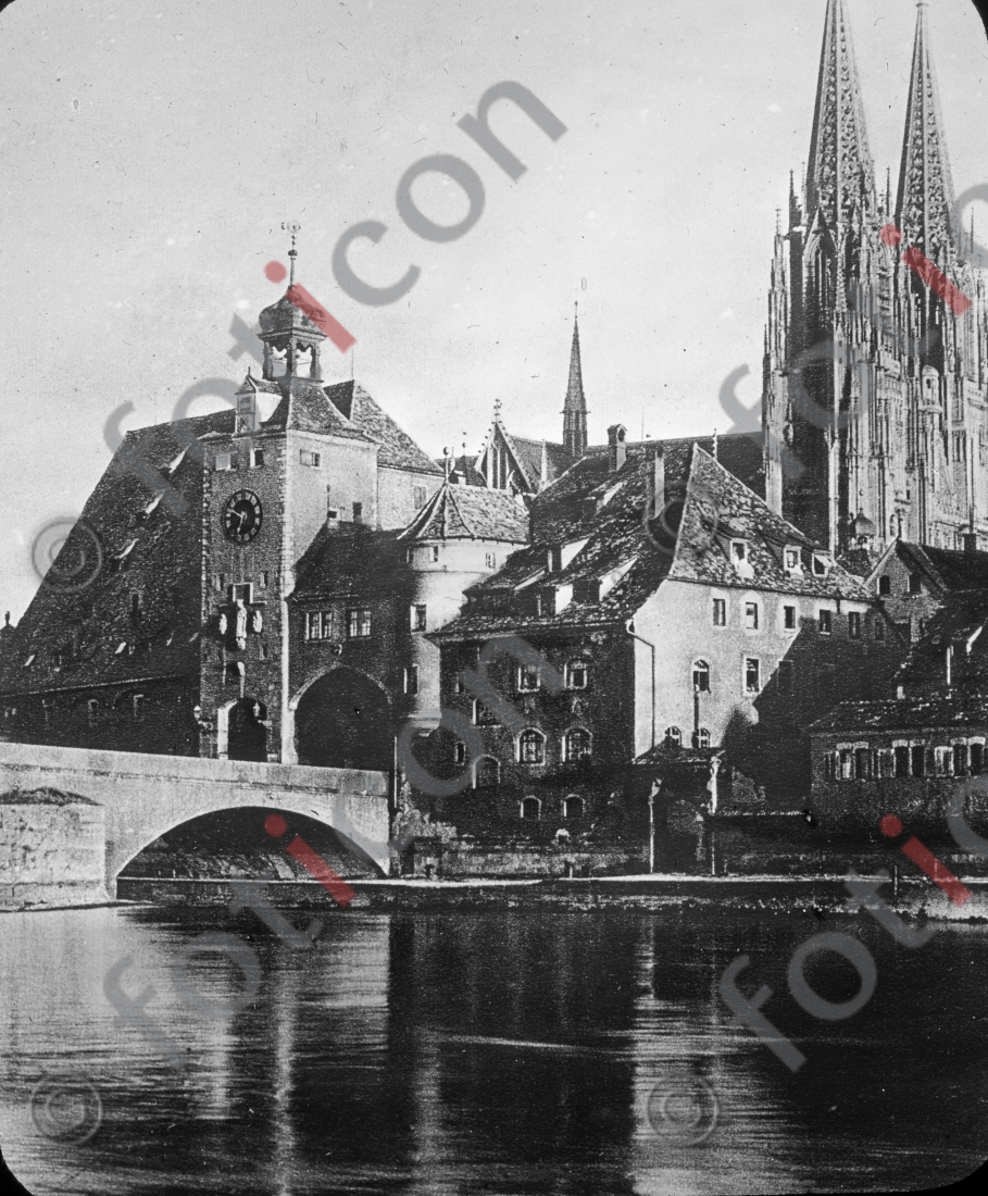 Regensburg | Regensburg - Foto foticon-simon-162-030-sw.jpg | foticon.de - Bilddatenbank für Motive aus Geschichte und Kultur